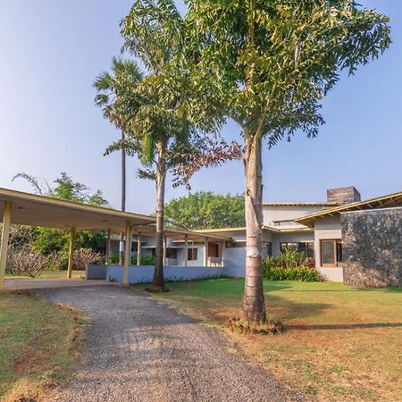Jay House By Stayvista - Leisure Oasis With Pool, Snooker, Table Tennis & Foosball Fun Alībāg Eksteriør billede